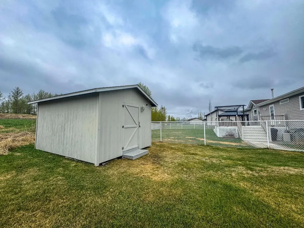 25 Keystone Place Whitecourt AB T7S0B2