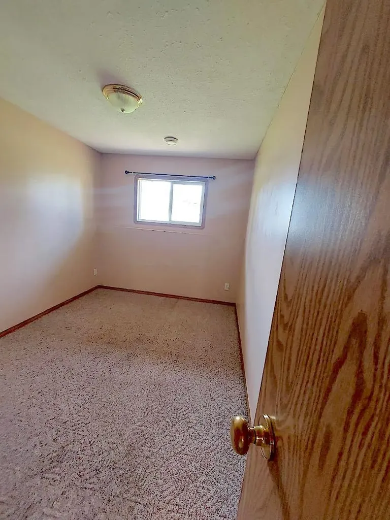 3807 52 Street Wetaskiwin AB T9A 1M5