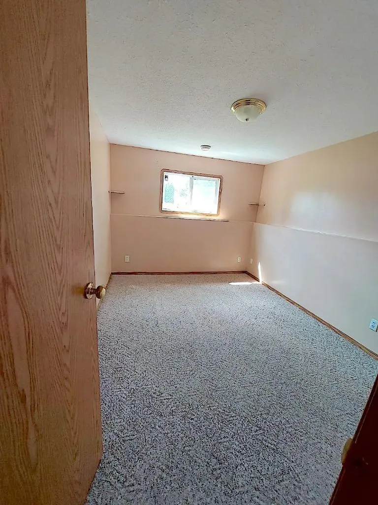 3807 52 Street Wetaskiwin AB T9A 1M5