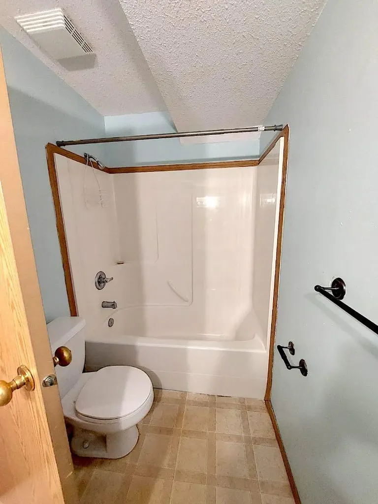 3807 52 Street Wetaskiwin AB T9A 1M5