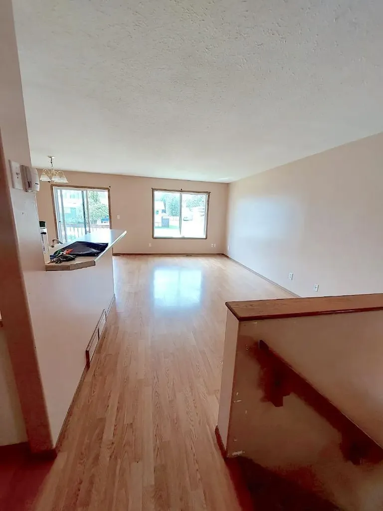 3807 52 Street Wetaskiwin AB T9A 1M5