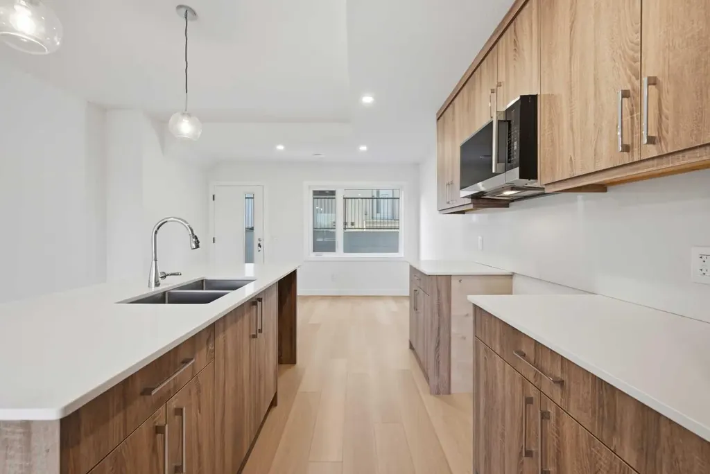 2822/2828 11 Avenue SE Calgary AB T2A0E7