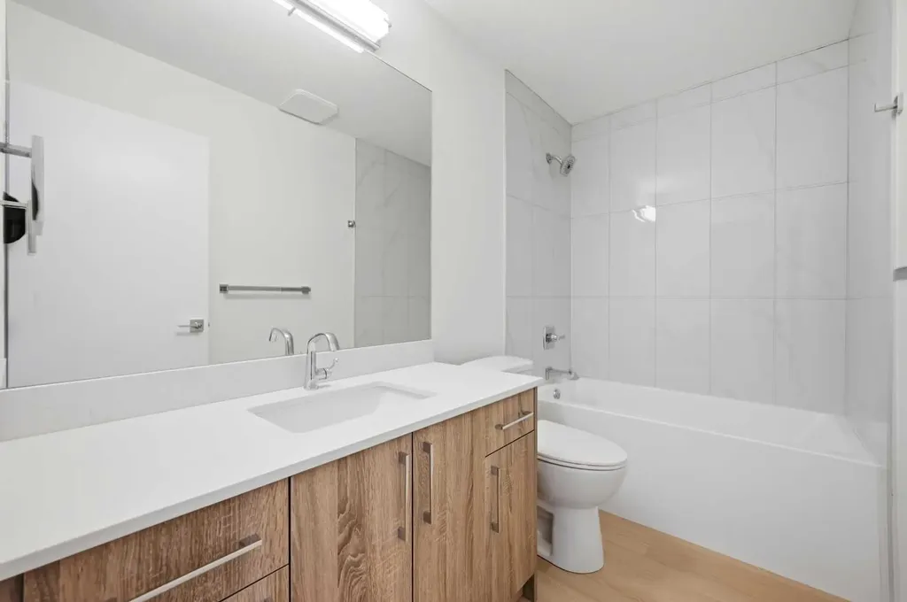 2822/2828 11 Avenue SE Calgary AB T2A0E7