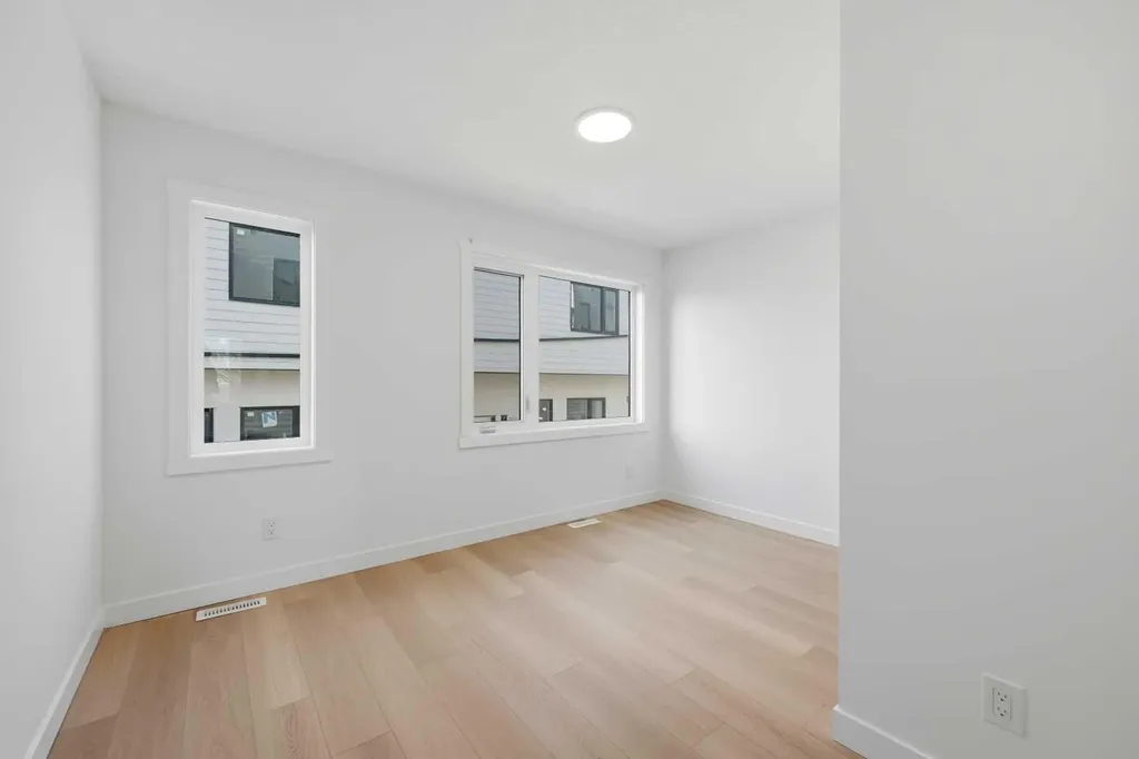 2822/2828 11 Avenue SE Calgary AB T2A0E7