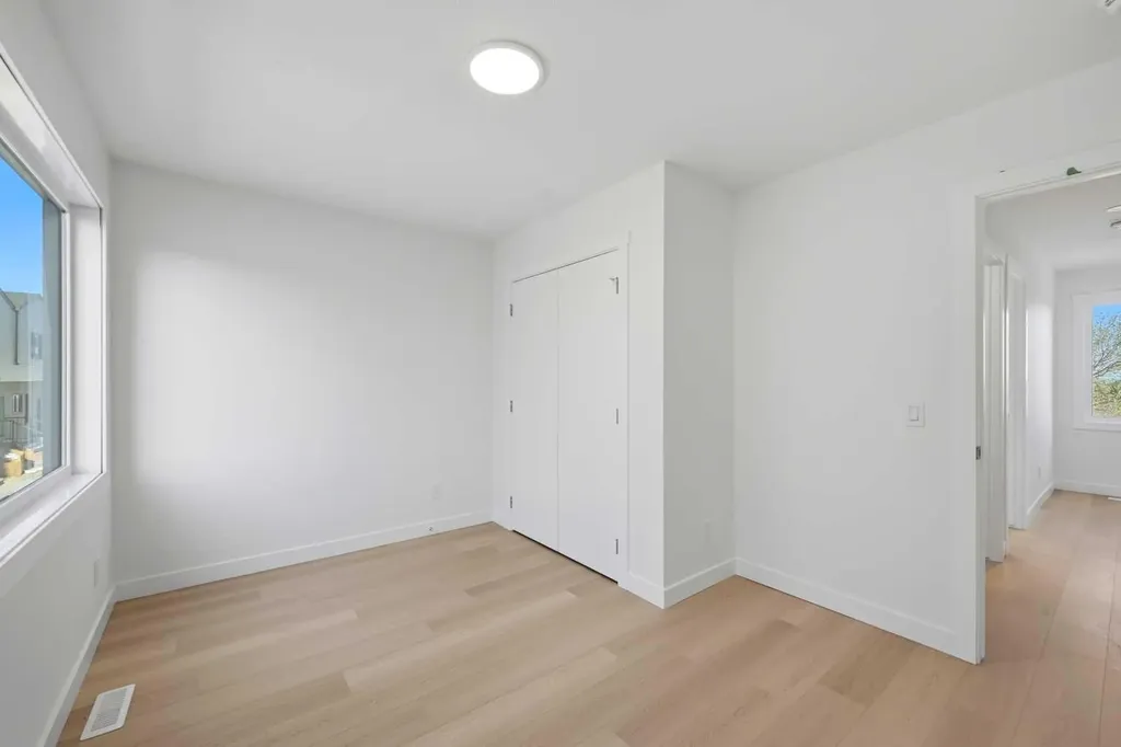 2822/2828 11 Avenue SE Calgary AB T2A0E7