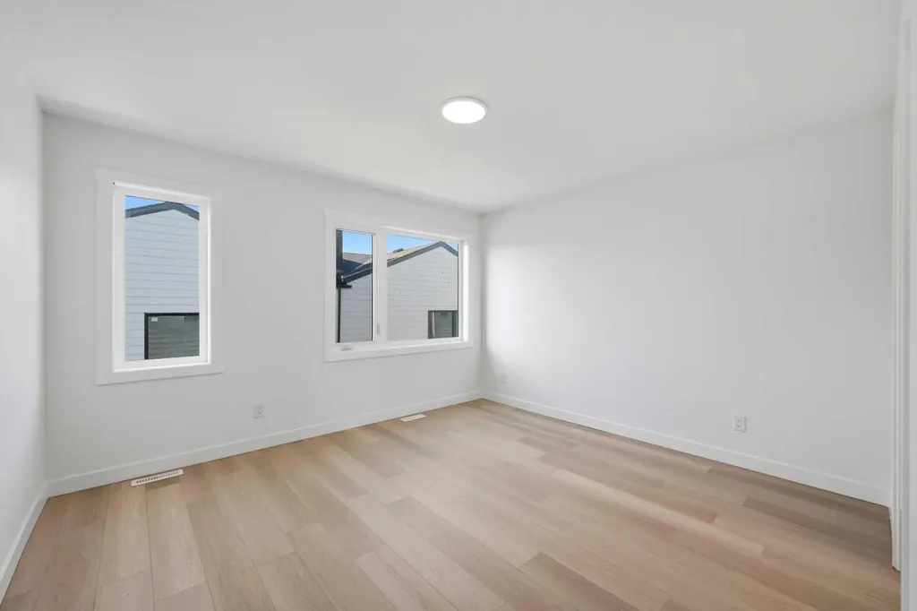 2822/2828 11 Avenue SE Calgary AB T2A0E7