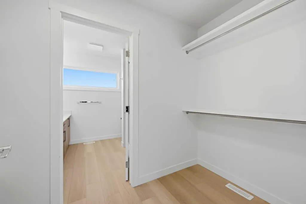 2822/2828 11 Avenue SE Calgary AB T2A0E7
