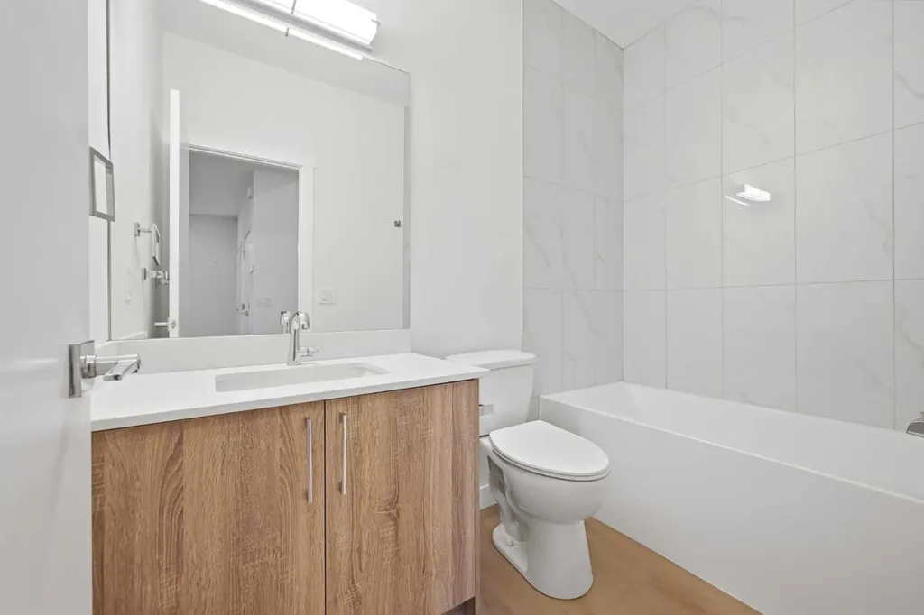 2822/2828 11 Avenue SE Calgary AB T2A0E7