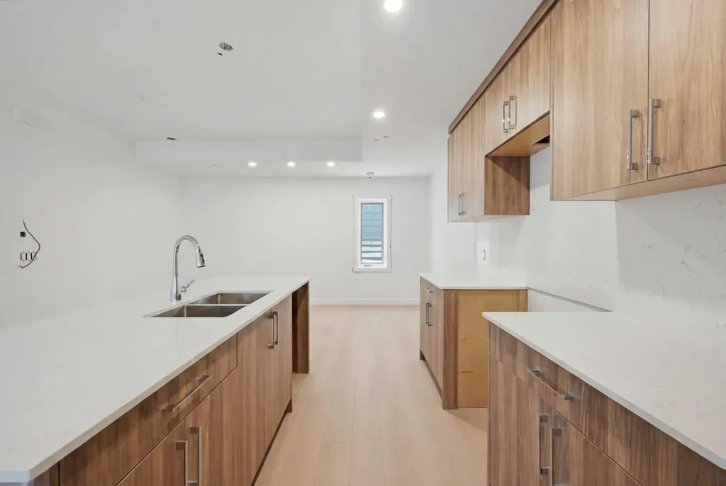 2822/2828 11 Avenue SE Calgary AB T2A0E7