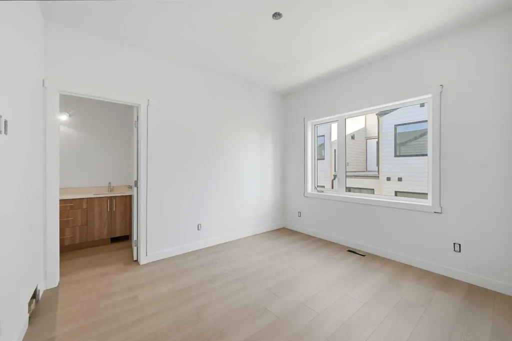 2822/2828 11 Avenue SE Calgary AB T2A0E7