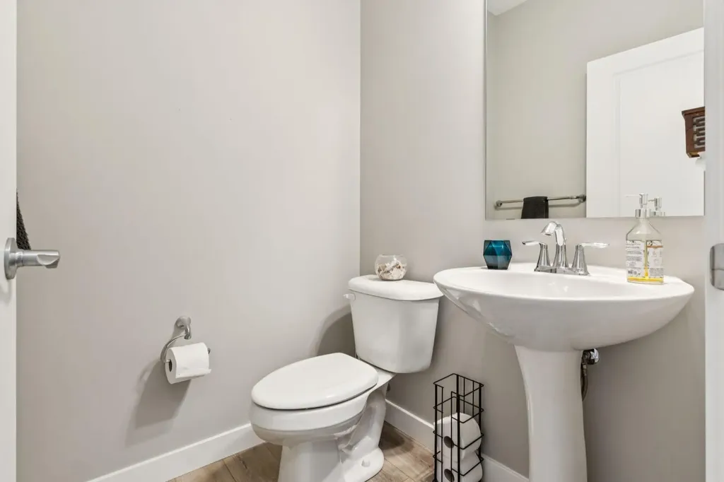 415 Rivercrest Boulevard Cochrane AB T4C 2V1