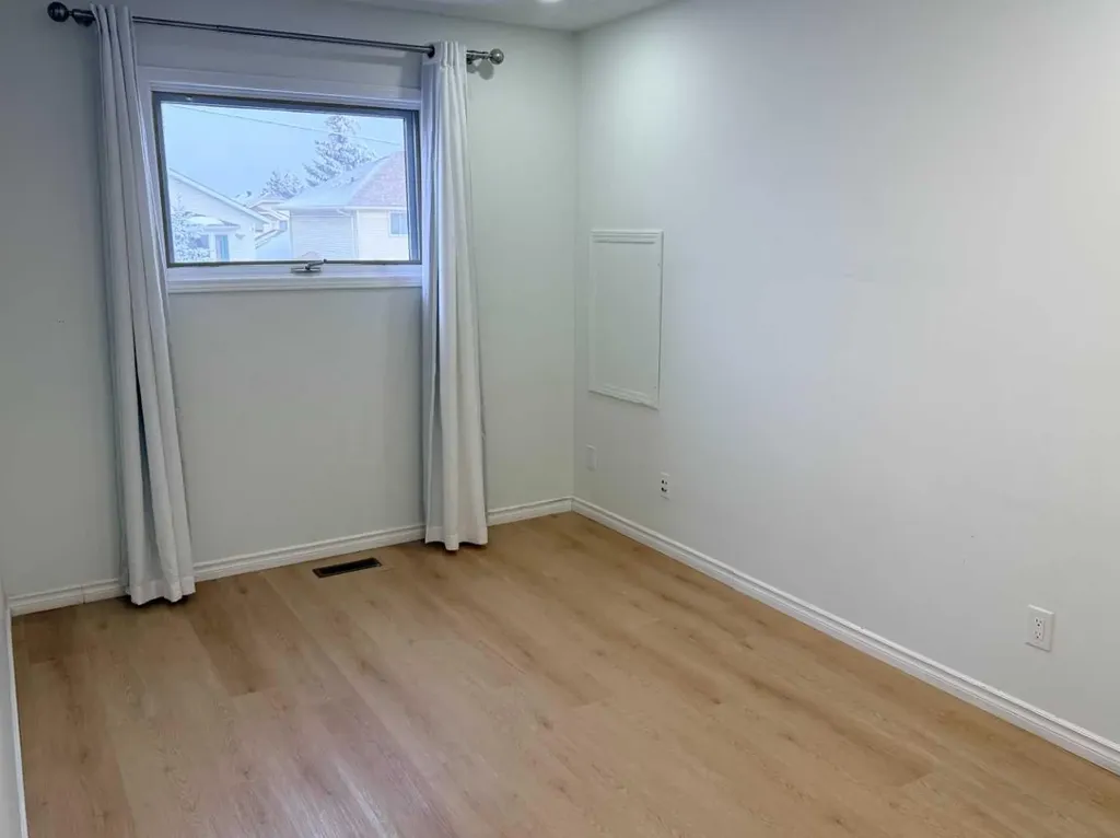 651 Macewan Drive NW Calgary AB T3K 3R1