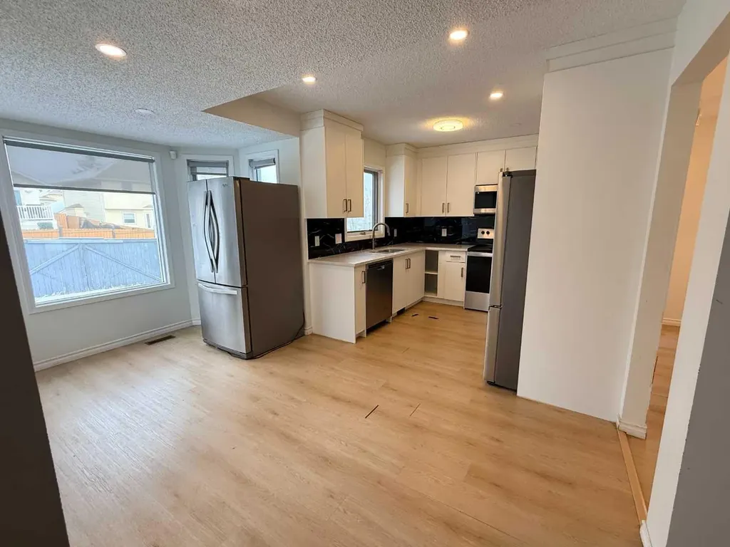651 Macewan Drive NW Calgary AB T3K 3R1