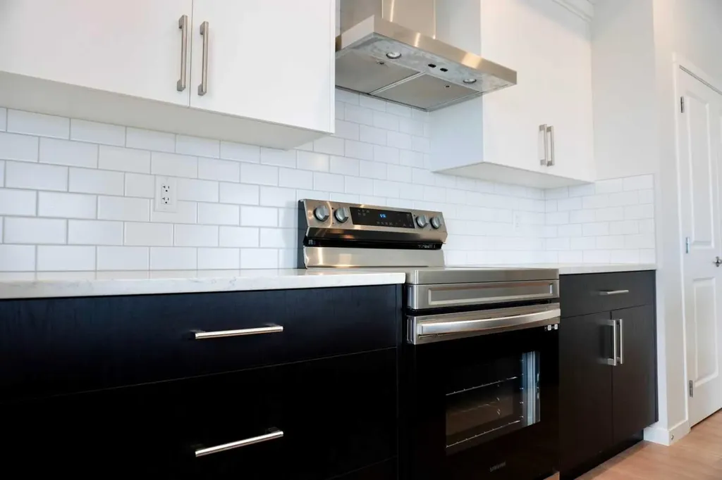 80 Carrington Plaza NW Calgary AB T3P 1X6