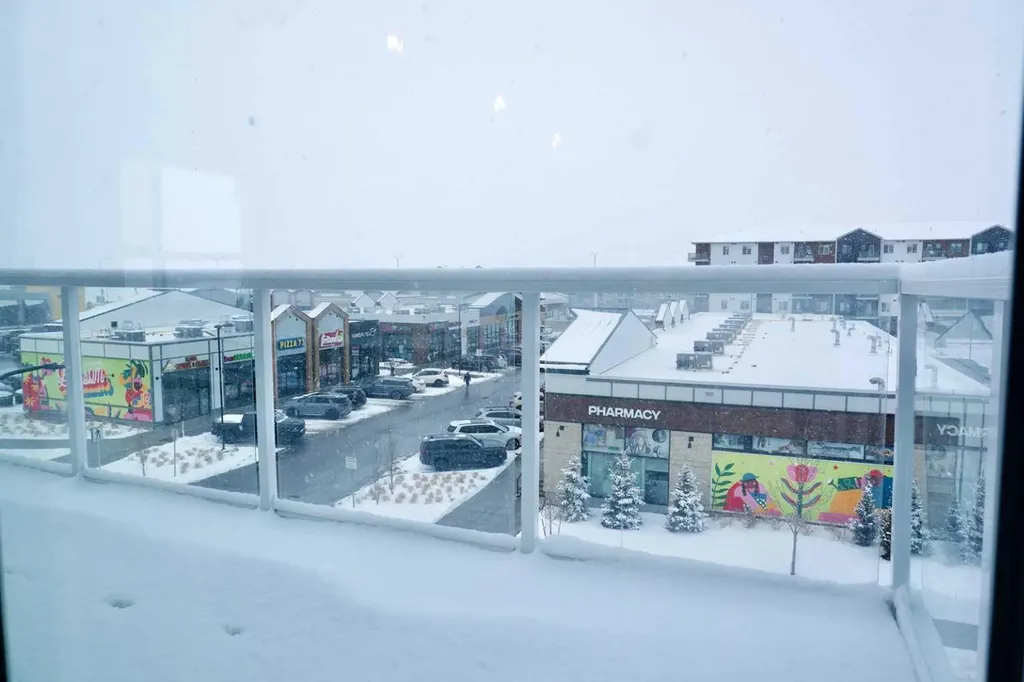 80 Carrington Plaza NW Calgary AB T3P 1X6