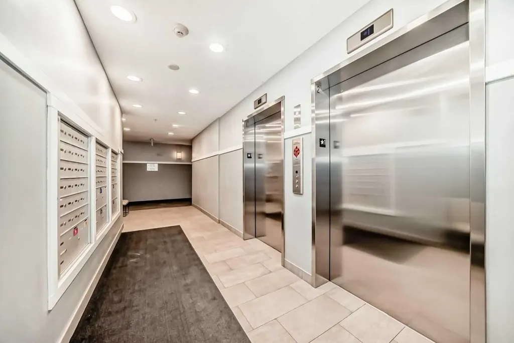 80 Carrington Plaza NW Calgary AB T3P 1X6
