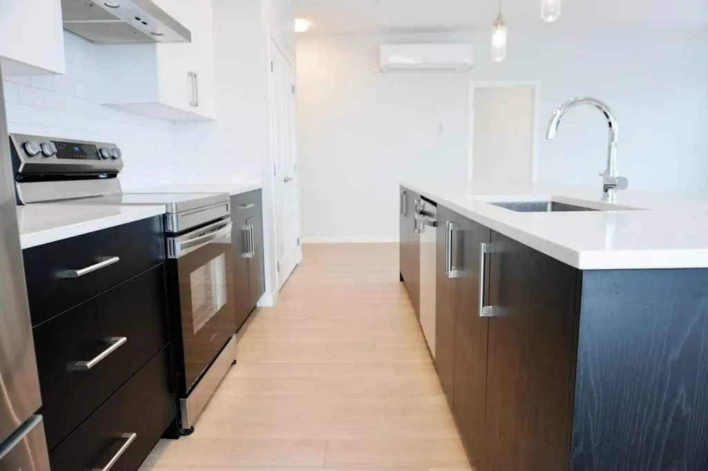 80 Carrington Plaza NW Calgary AB T3P 1X6