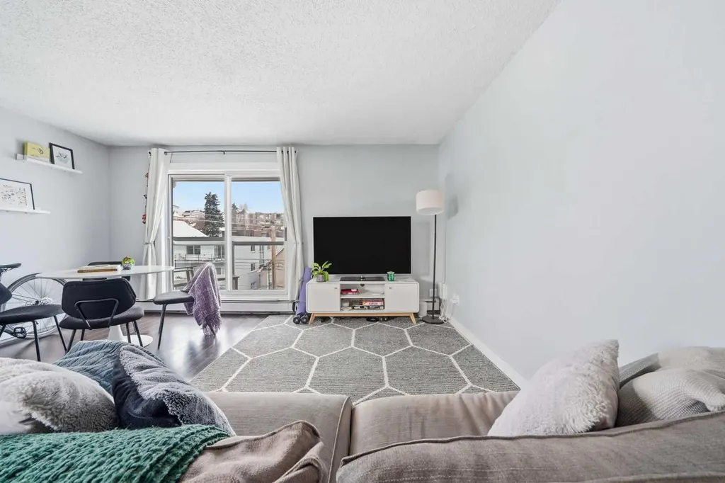 2117 16 Street SW Calgary AB T2T4E5