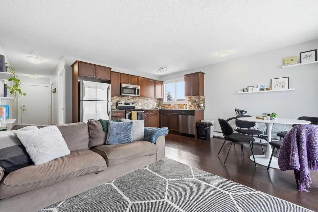 2117 16 Street SW Calgary AB T2T4E5