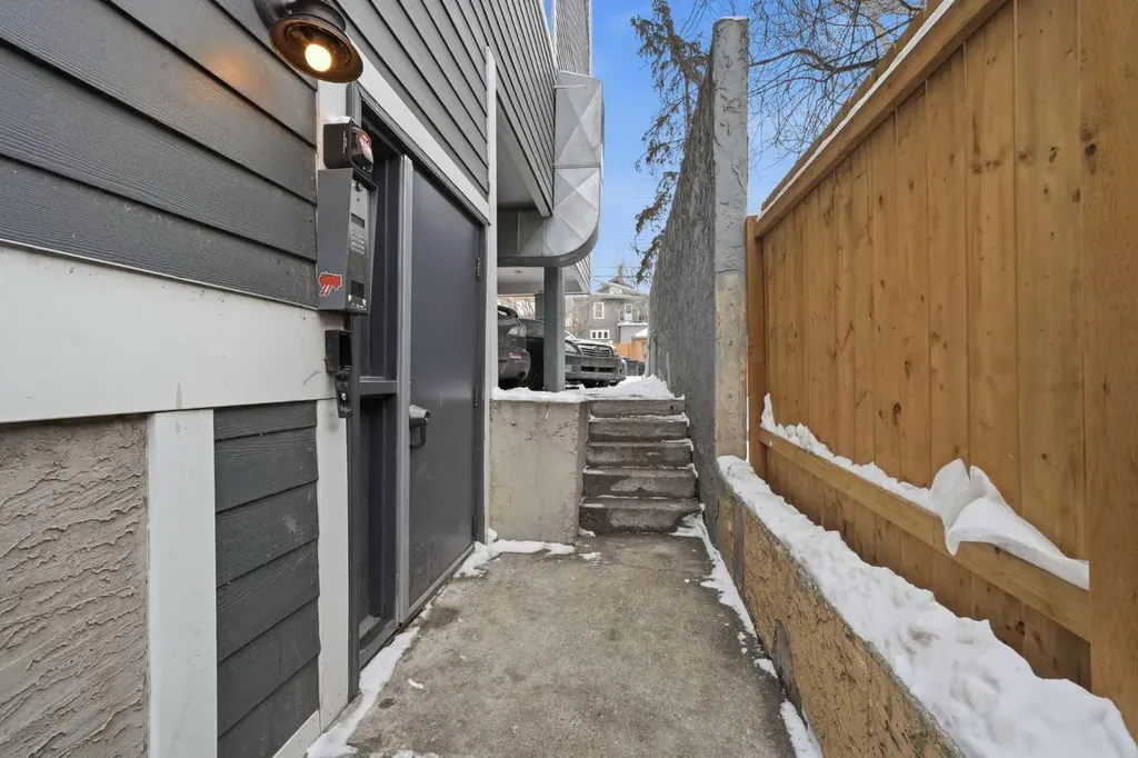 2117 16 Street SW Calgary AB T2T4E5