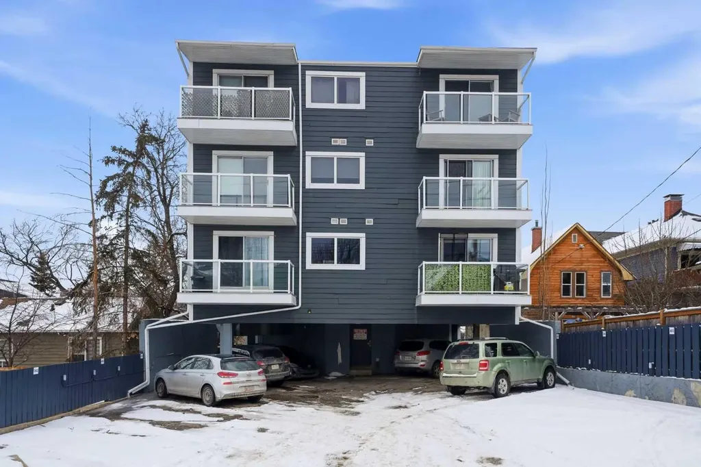 2117 16 Street SW Calgary AB T2T4E5