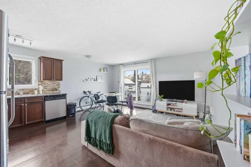 2117 16 Street SW Calgary AB T2T4E5
