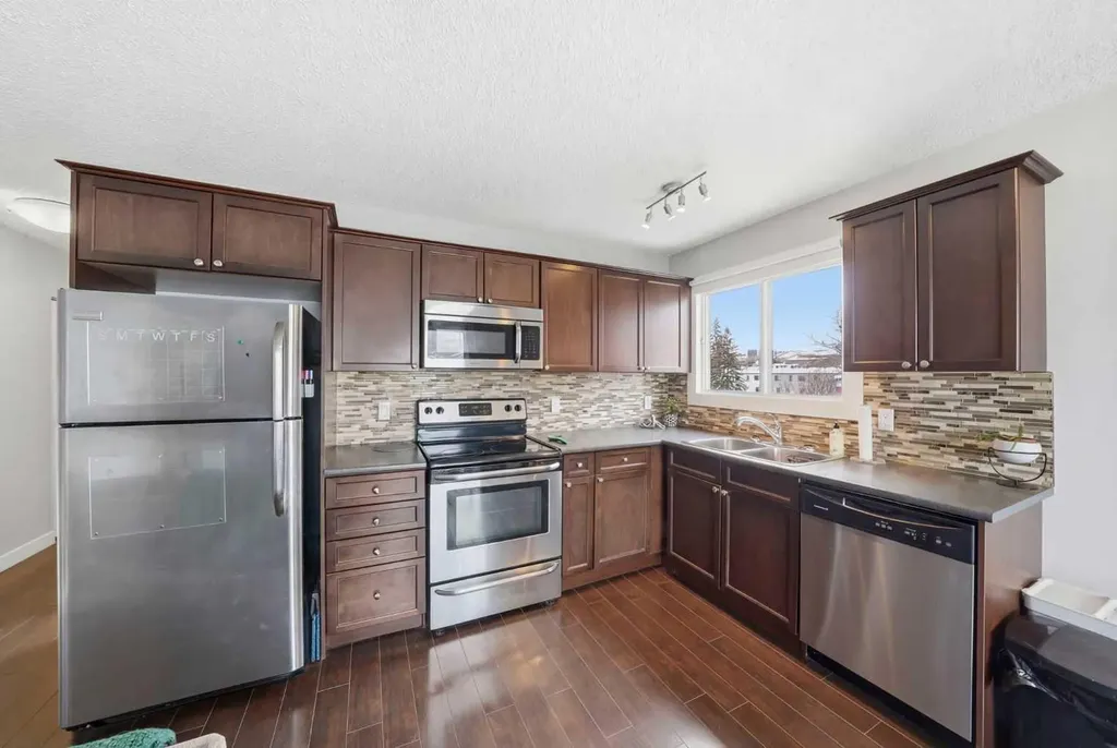 2117 16 Street SW Calgary AB T2T4E5