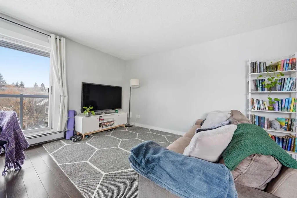2117 16 Street SW Calgary AB T2T4E5