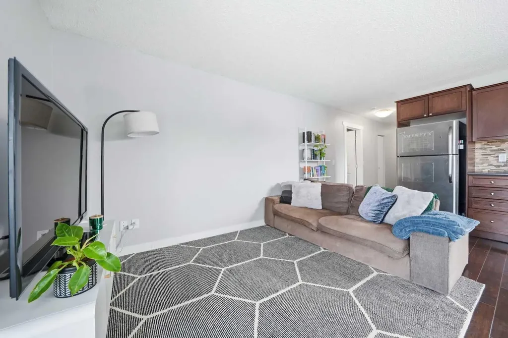 2117 16 Street SW Calgary AB T2T4E5