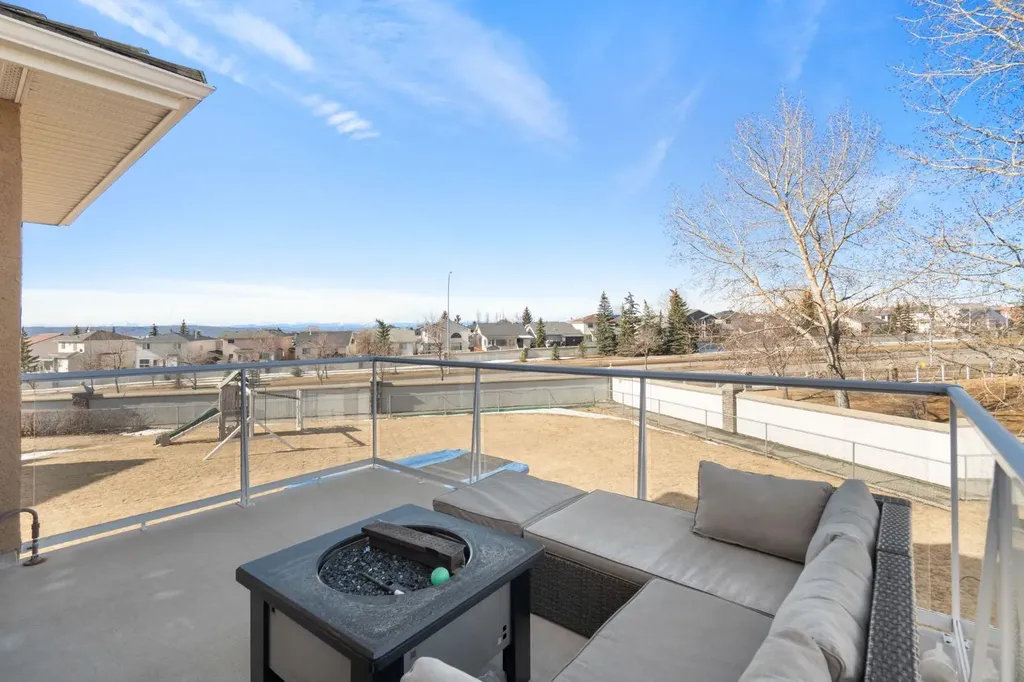 40 Arbour Estates Green NW Calgary AB T3G 4E7
