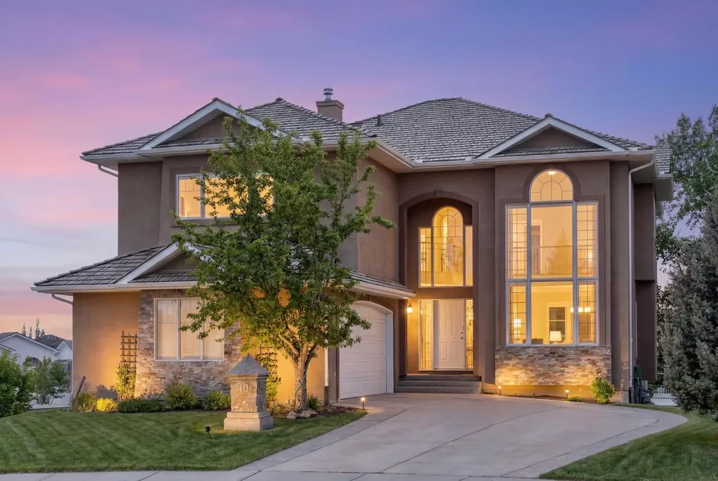 40 Arbour Estates Green NW Calgary AB T3G 4E7