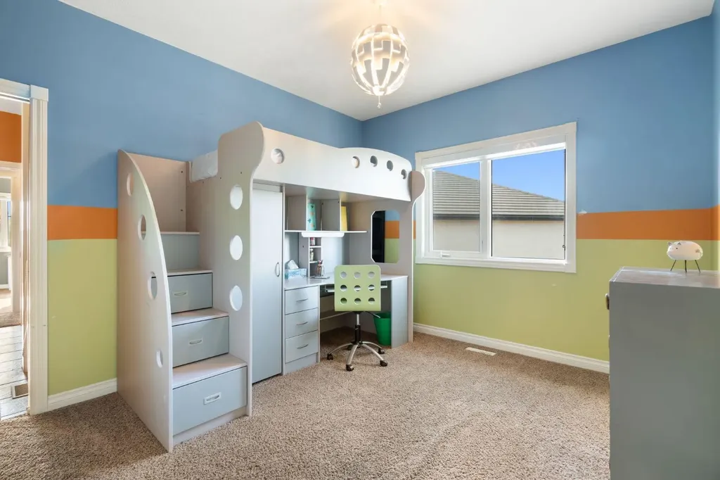 40 Arbour Estates Green NW Calgary AB T3G 4E7