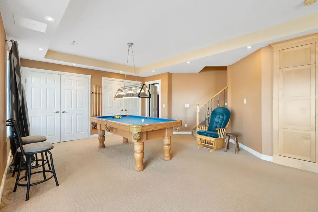 40 Arbour Estates Green NW Calgary AB T3G 4E7