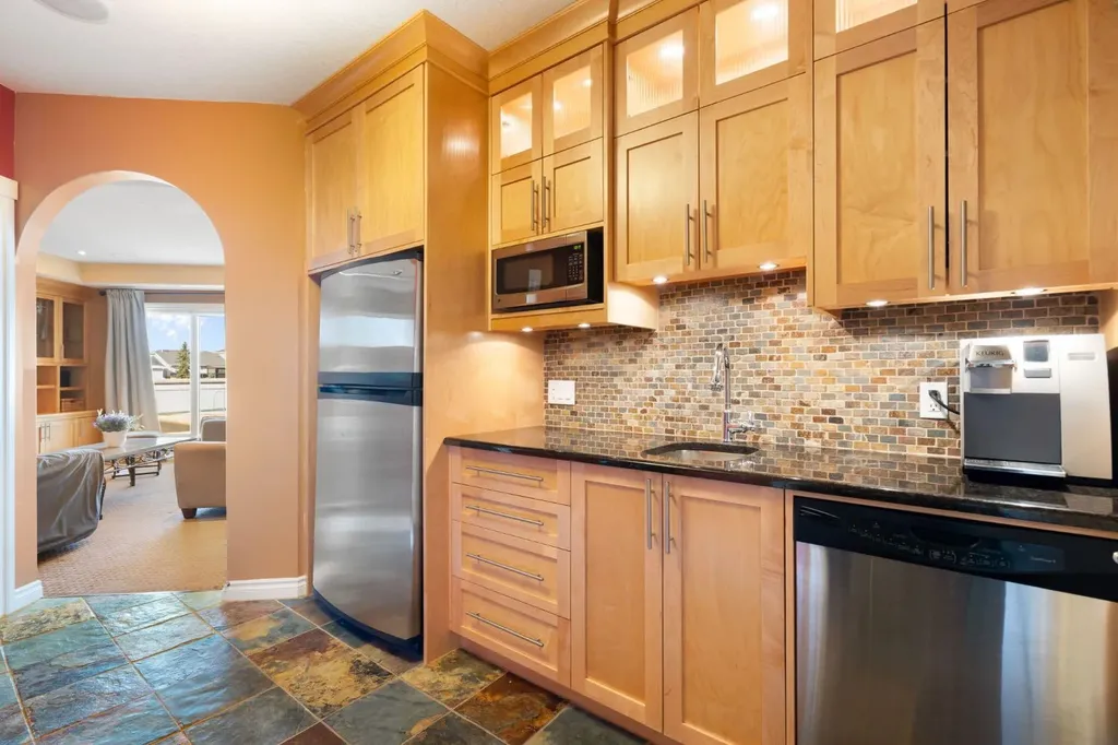 40 Arbour Estates Green NW Calgary AB T3G 4E7