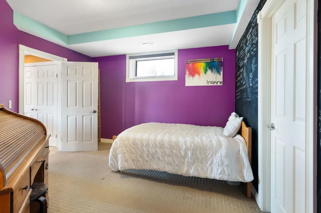 40 Arbour Estates Green NW Calgary AB T3G 4E7