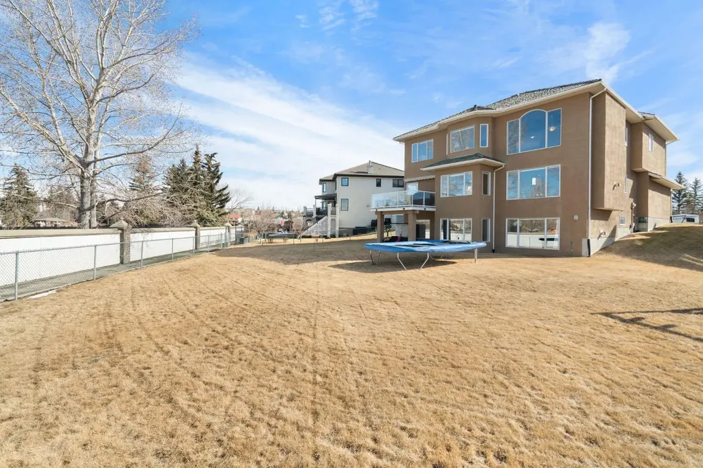 40 Arbour Estates Green NW Calgary AB T3G 4E7