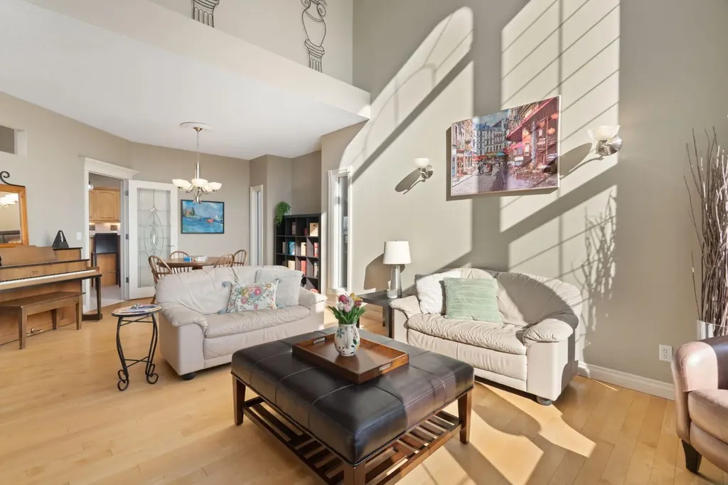 40 Arbour Estates Green NW Calgary AB T3G 4E7