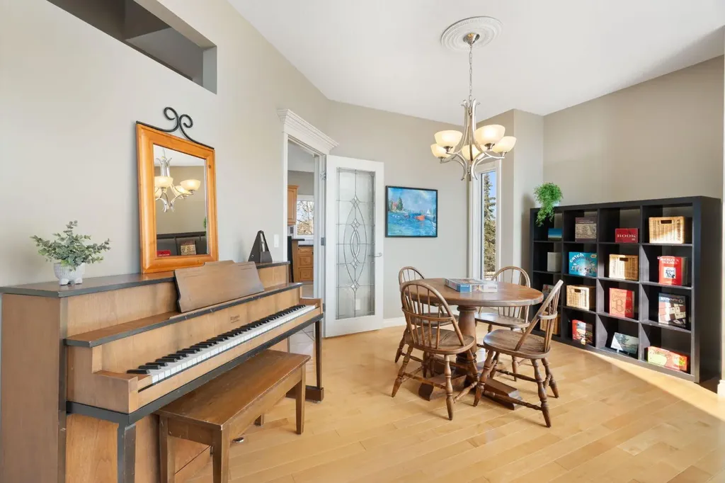 40 Arbour Estates Green NW Calgary AB T3G 4E7