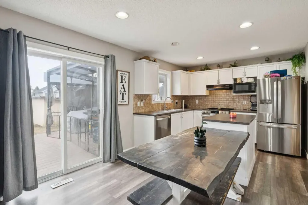 45 Copperfield Heath SE Calgary AB T2Z 4V2