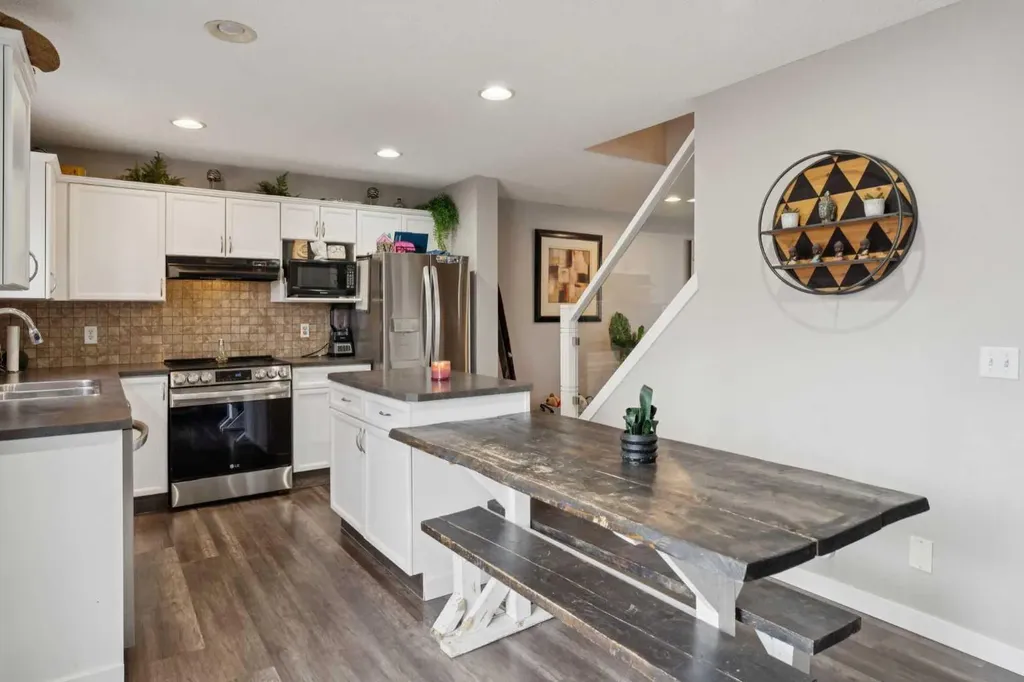 45 Copperfield Heath SE Calgary AB T2Z 4V2