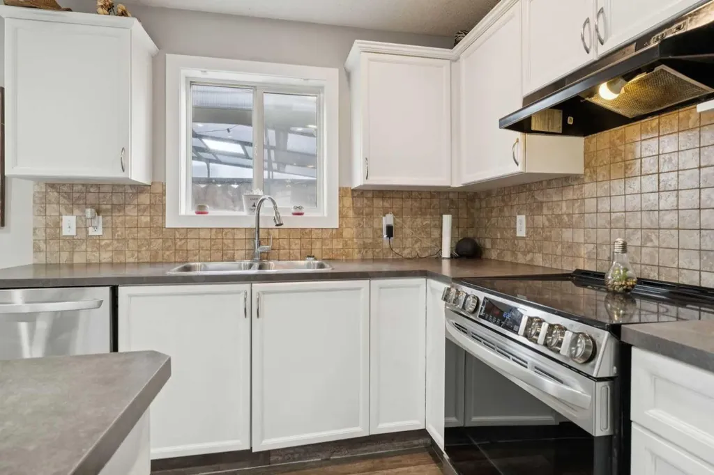 45 Copperfield Heath SE Calgary AB T2Z 4V2