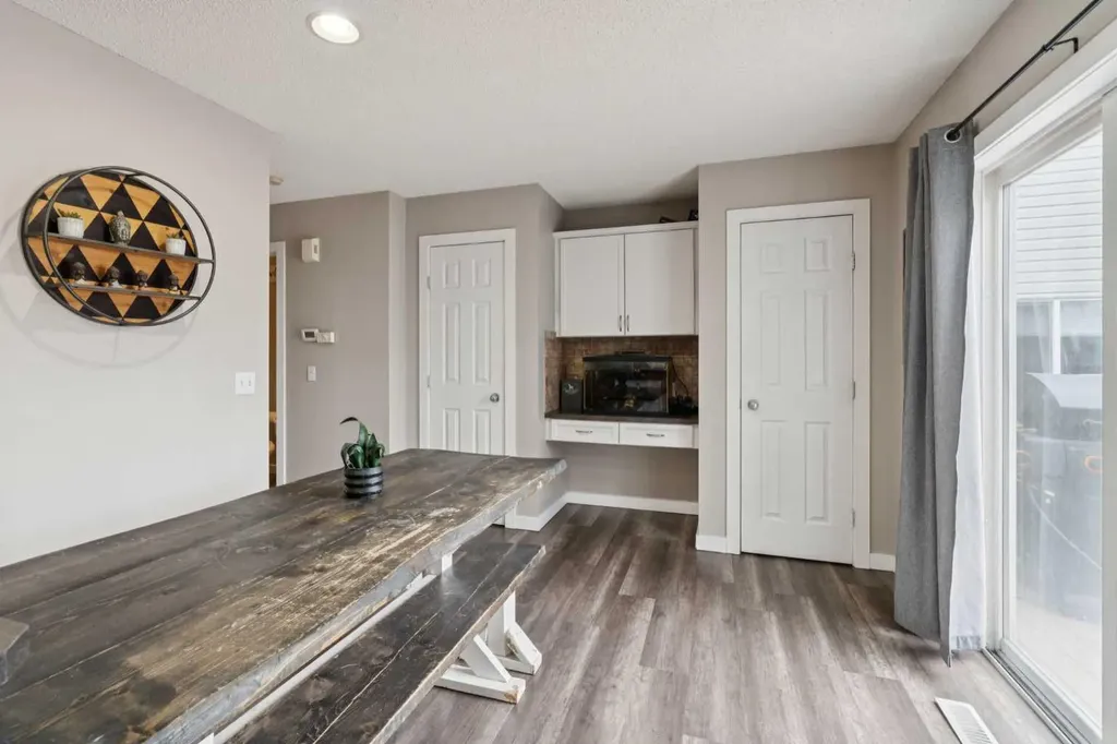 45 Copperfield Heath SE Calgary AB T2Z 4V2