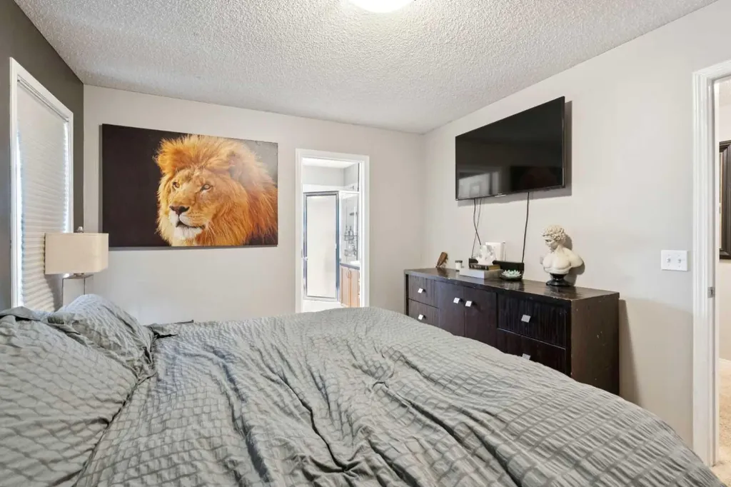 45 Copperfield Heath SE Calgary AB T2Z 4V2