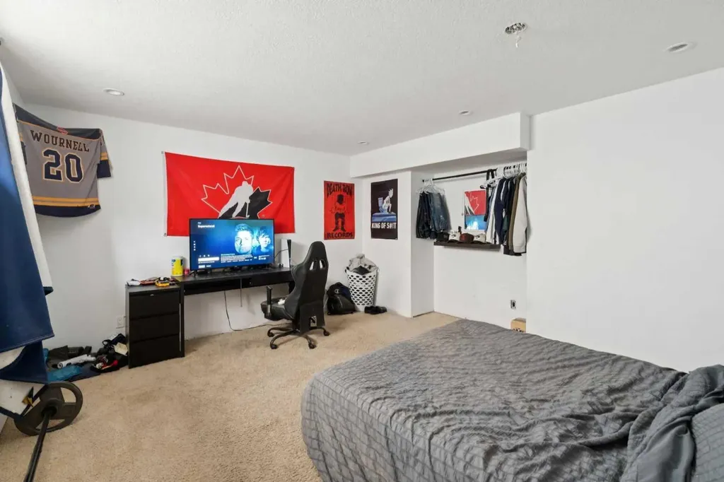 45 Copperfield Heath SE Calgary AB T2Z 4V2