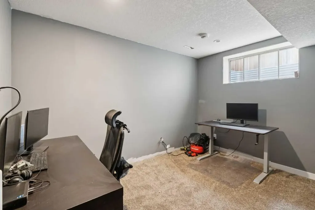 45 Copperfield Heath SE Calgary AB T2Z 4V2