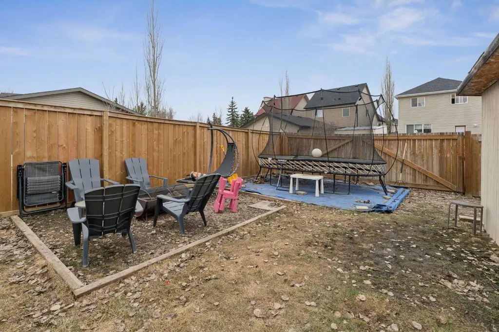 45 Copperfield Heath SE Calgary AB T2Z 4V2