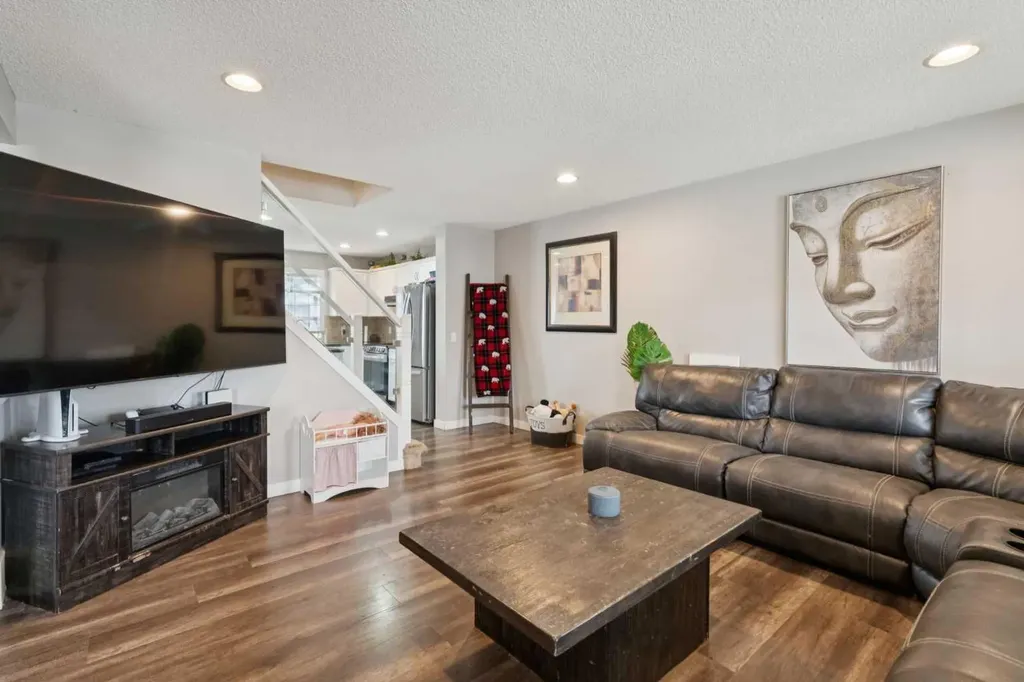 45 Copperfield Heath SE Calgary AB T2Z 4V2