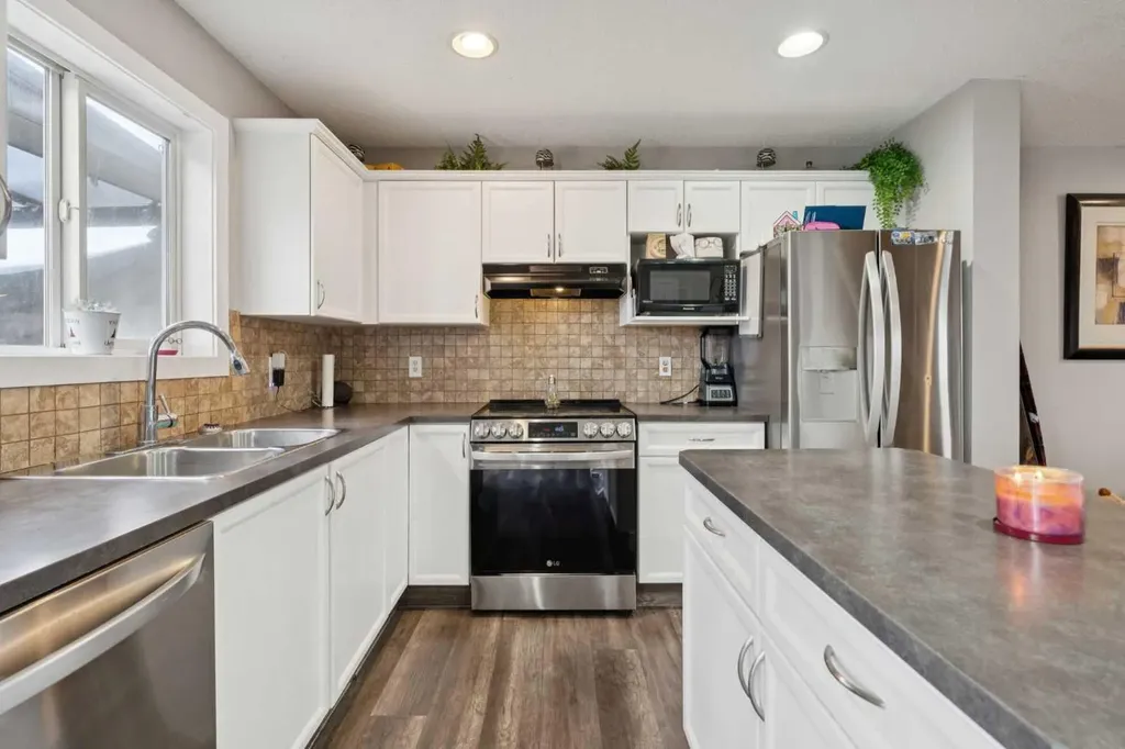 45 Copperfield Heath SE Calgary AB T2Z 4V2