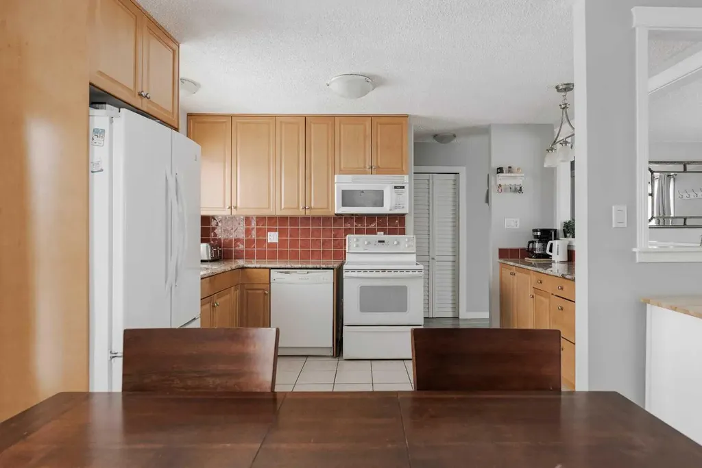 113 Deep Road Fort Mcmurray AB T9K 1B7