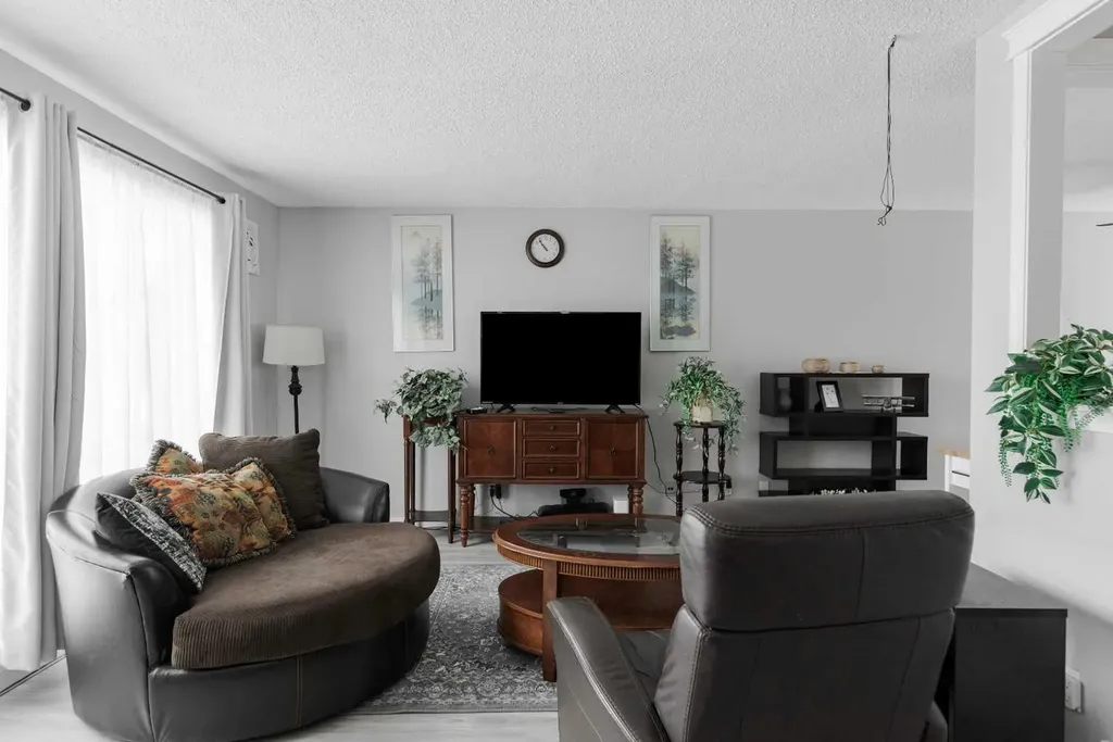 113 Deep Road Fort Mcmurray AB T9K 1B7